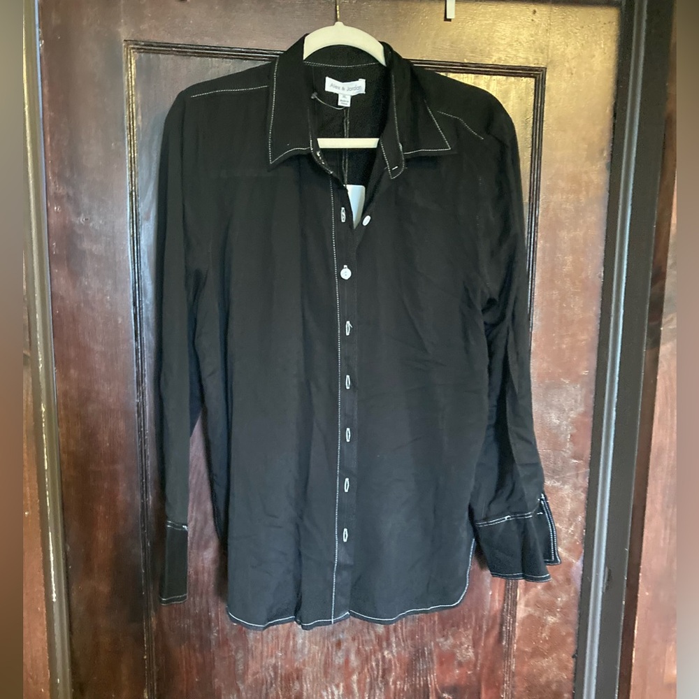 Button down with contrast stitching